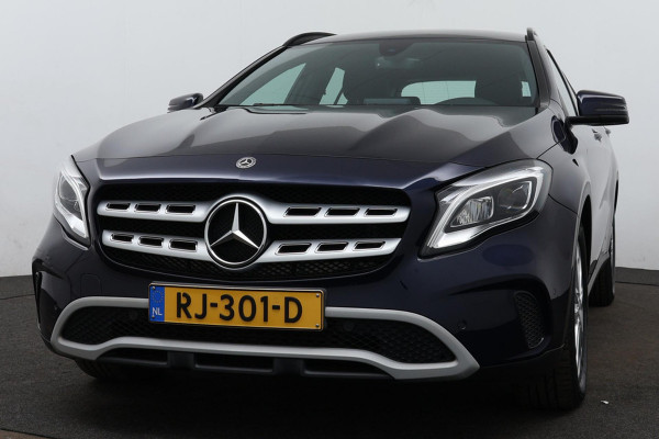 Mercedes-Benz GLA 180 Business Solution(NL-auto, 1e Eig, Dealer onderH, Navi Groot,Camera, StoelV,Parkeersensoren V+A, Etc)