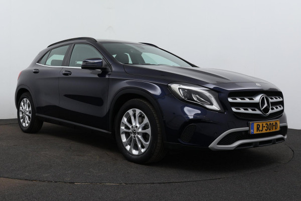 Mercedes-Benz GLA 180 Business Solution(NL-auto, 1e Eig, Dealer onderH, Navi Groot,Camera, StoelV,Parkeersensoren V+A, Etc)