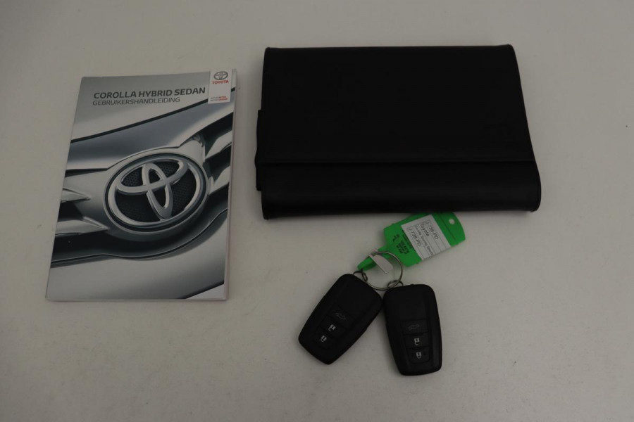 Toyota Corolla Touring Sports 2.0 Hybrid GR-Sport | Panoramadak | Carplay | Climate | Cruise | BLIS | Half Leder | Camera | LED