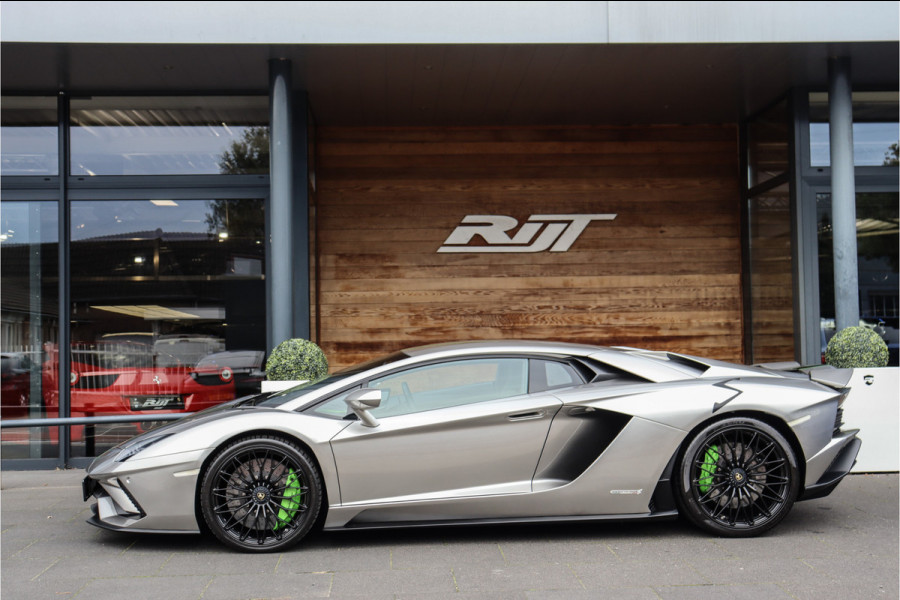 Lamborghini Aventador S 6.5 V12 LP740-4 **AchterasbesturingCeramic/Carplay/Lift/Carbon**