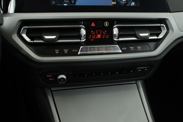 BMW 3-serie 318d Advantage | Leder | Navigatie | Bluetooth | DAB+ | Climate control | PDC | Cruise control