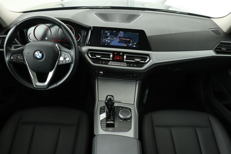 BMW 3-serie 318d Advantage | Leder | Navigatie | Bluetooth | DAB+ | Climate control | PDC | Cruise control