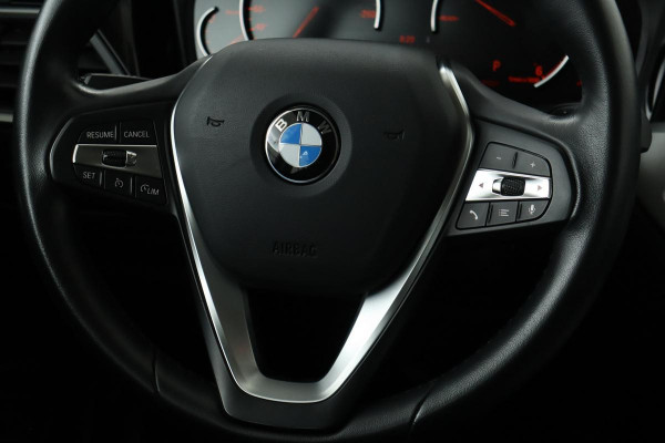 BMW 3-serie 318d Advantage | Leder | Navigatie | Bluetooth | DAB+ | Climate control | PDC | Cruise control