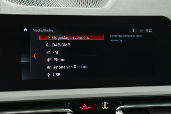 BMW 3-serie 318d Advantage | Leder | Navigatie | Bluetooth | DAB+ | Climate control | PDC | Cruise control