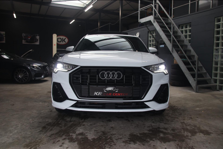 Audi Q3 35 TFSI 2x S-Line PANO-VITRUAL-MATRIX-KEYLESS-TREKHAAK