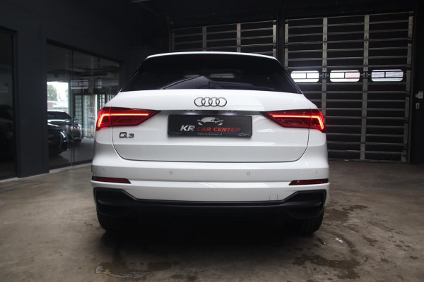 Audi Q3 35 TFSI 2x S-Line PANO-VITRUAL-MATRIX-KEYLESS-TREKHAAK