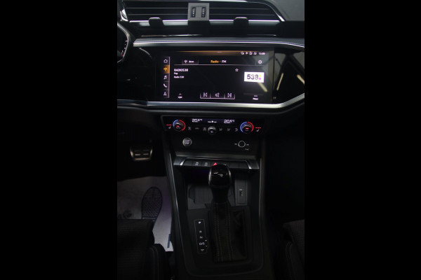 Audi Q3 35 TFSI 2x S-Line PANO-VITRUAL-MATRIX-KEYLESS-TREKHAAK