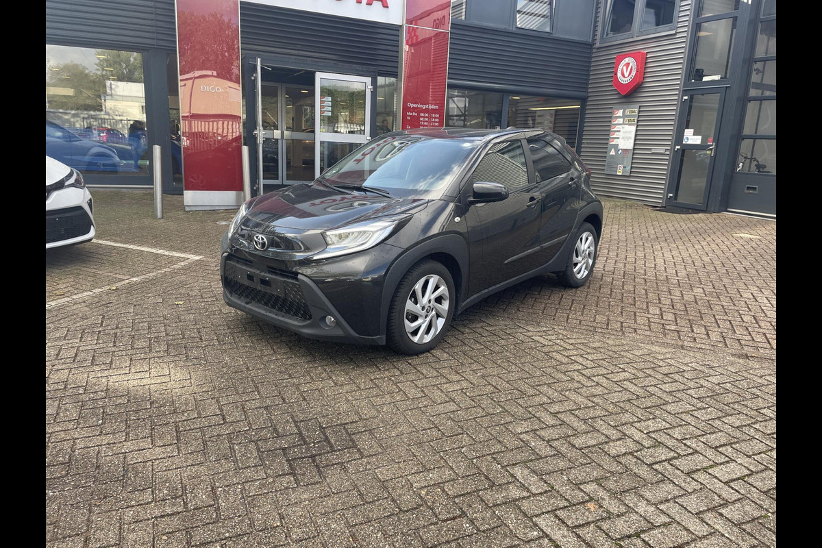 Toyota Aygo X 1.0 VVT-i S-CVT first