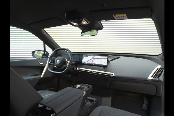 BMW iX xDrive50 - Sportpakket - Stoelventilatie - ACC - Parking Ass Prof - Lasers - 112 kWh