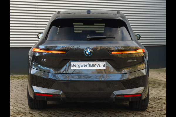 BMW iX xDrive50 - Sportpakket - Stoelventilatie - ACC - Parking Ass Prof - Lasers - 112 kWh