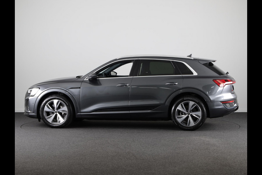 Audi Q8 e-tron S Edition 50 250kw/340pk 95Kwh SUV Elektr. aandrij VAN € 78190,-. VOOR € 69990,-.