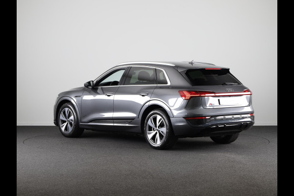 Audi Q8 e-tron S Edition 50 250kw/340pk 95Kwh SUV Elektr. aandrij VAN € 78190,-. VOOR € 69990,-.