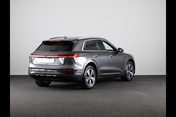 Audi Q8 e-tron S Edition 50 250kw/340pk 95Kwh SUV Elektr. aandrij VAN € 78190,-. VOOR € 69990,-.