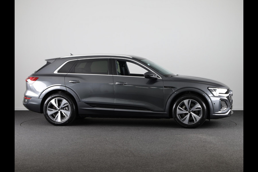 Audi Q8 e-tron S Edition 50 250kw/340pk 95Kwh SUV Elektr. aandrij VAN € 78190,-. VOOR € 69990,-.