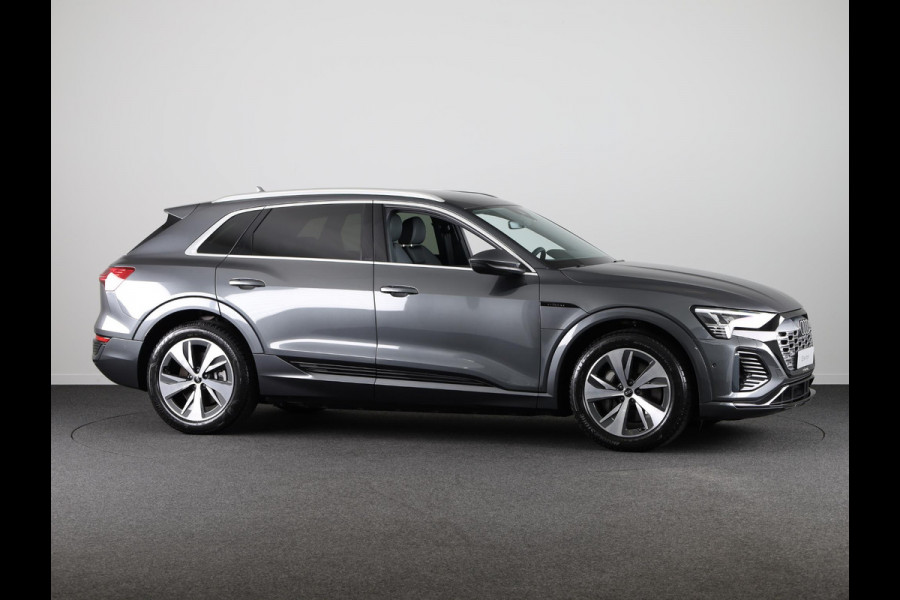 Audi Q8 e-tron S Edition 50 250kw/340pk 95Kwh SUV Elektr. aandrij VAN € 78190,-. VOOR € 69990,-.