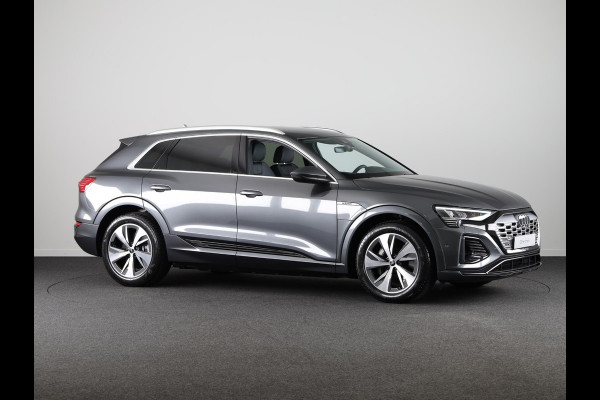 Audi Q8 e-tron S Edition 50 250kw/340pk 95Kwh SUV Elektr. aandrij VAN € 78190,-. VOOR € 69990,-.