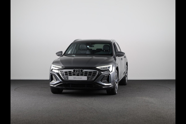 Audi Q8 e-tron S Edition 50 250kw/340pk 95Kwh SUV Elektr. aandrij VAN € 78190,-. VOOR € 69990,-.