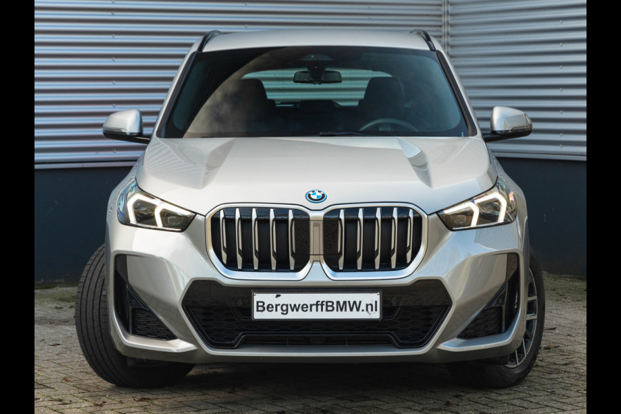 BMW X1 xDrive25e M-Sport - Adaptive LED - Stoelverwarming - Camera - Parking Ass