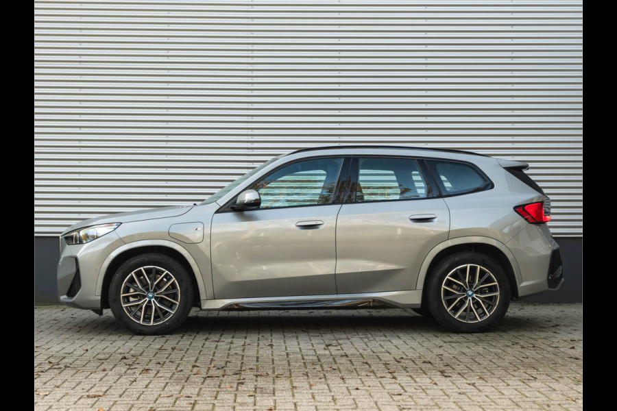 BMW X1 xDrive25e M-Sport - Adaptive LED - Stoelverwarming - Camera - Parking Ass