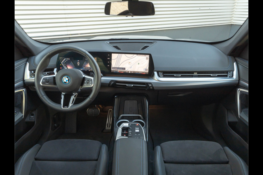 BMW X1 xDrive25e M-Sport - Adaptive LED - Stoelverwarming - Camera - Parking Ass