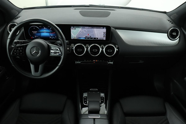 Mercedes-Benz B-Klasse 180 Business Solution Plus | Carplay | Stoelverwarming | Full LED | Camera | Navigatie | Park Assist | Half leder