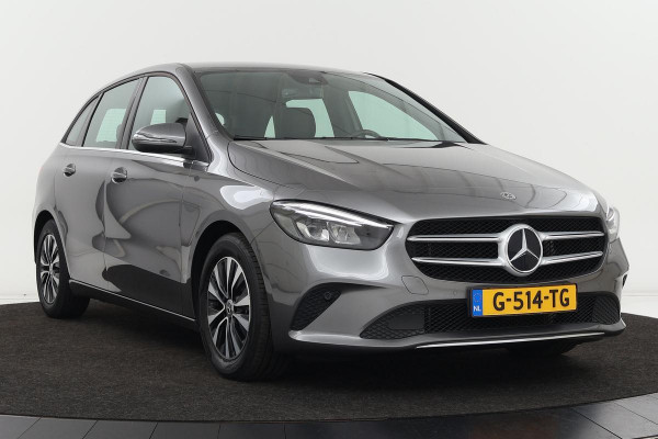 Mercedes-Benz B-Klasse 180 Business Solution Plus | Carplay | Stoelverwarming | Full LED | Camera | Navigatie | Park Assist | Half leder