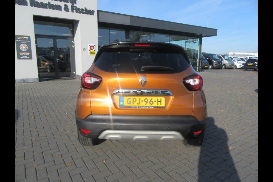 Renault Captur 1.3 TCe 150PK Limited Automaat, Navigatie, Camera