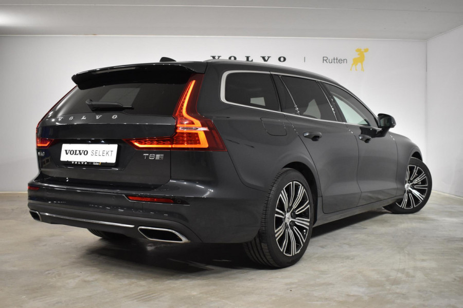 Volvo V60 T8 390PK Automaat Recharge AWD Inscription / Panoramadak / Elektrische bestuurderstoel / Camera achter / Trekhaak