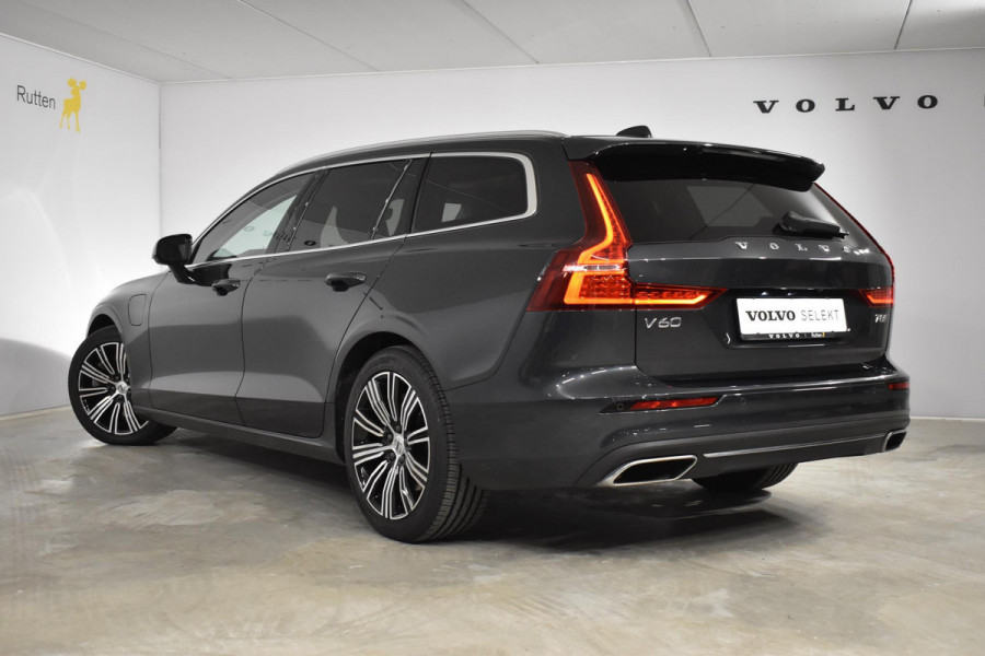 Volvo V60 T8 390PK Automaat Recharge AWD Inscription / Panoramadak / Elektrische bestuurderstoel / Camera achter / Trekhaak