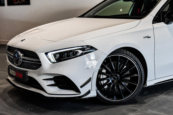 Mercedes-Benz A-Klasse AMG 35 4MATIC Aero. Perf stuur, Pano, Burm, 360, Dodeh, CarPlay, Multibeam, Sfeer!