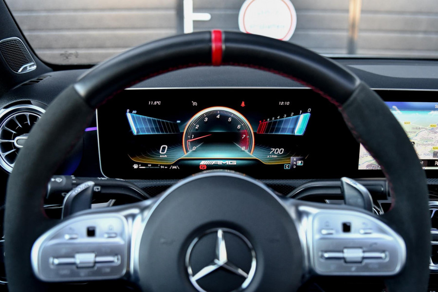 Mercedes-Benz A-Klasse AMG 35 4MATIC Aero. Perf stuur, Pano, Burm, 360, Dodeh, CarPlay, Multibeam, Sfeer!