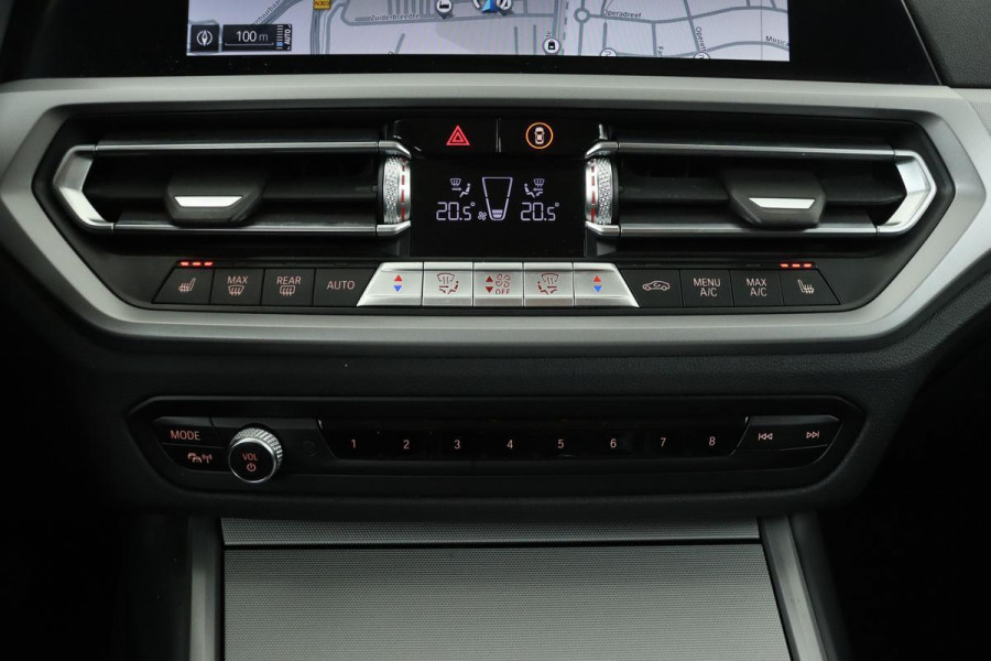 BMW 3-serie 320e Edition Plus | DAB+ | Leder | Carplay | Stoelverwarming | Laser LED | Navigatie | PDC | Bluetooth