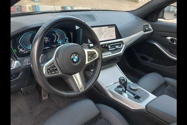 BMW 3 Serie Touring 330e M-Sport|Panodak|Adaptive-Cruise|HiFi|M-Sportremmen|Live-Cockpit-Pro|33.000km