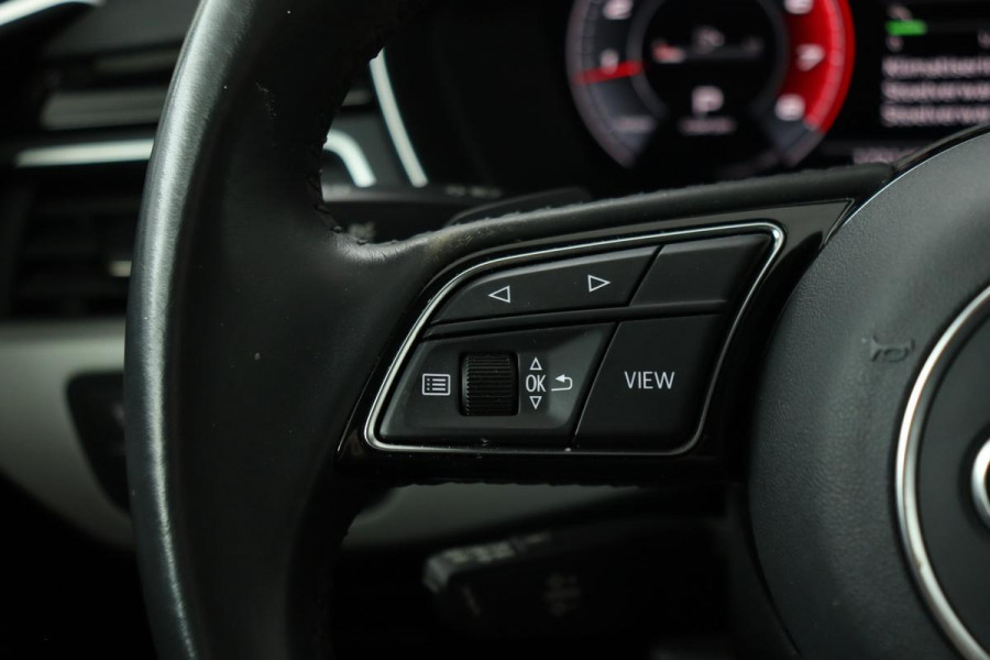 Audi A4 35 TFSI Launch Edition | Leder | Stoelverwarming | Carplay | Virtual Cockpit | Full LED | Navigatie | PDC | Bluetooth