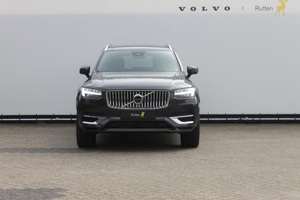 Volvo XC90 T8 455PK Automaat Recharge AWD Ultimate Bright Long Range / Panoramisch schuif-kanteldak / Luchtvering / Semi elektrisch wegklapbare trekhaak / 21" lichtmetalen velgen