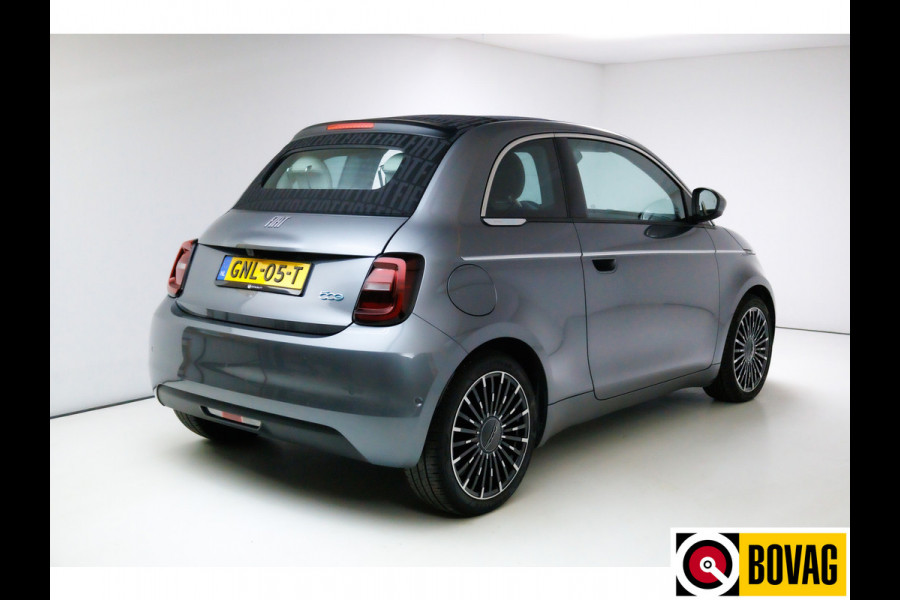 Fiat 500C La Prima 42 kWh Cabrio | € 2000,- Subsidie mogelijk! JBL Audio, Adap. Cruise, Stoelverw. Navigatie. Camera, Leer