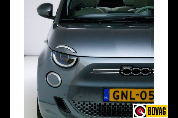 Fiat 500C La Prima 42 kWh Cabrio | € 2000,- Subsidie mogelijk! JBL Audio, Adap. Cruise, Stoelverw. Navigatie. Camera, Leer