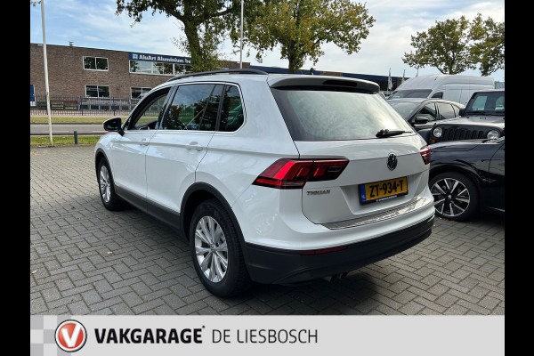 Volkswagen Tiguan 1.5 TSI ACT Comfortline Business / Navigatie /led verlichting / elec achterklep /stoel verwarming