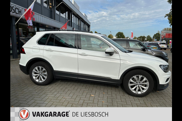 Volkswagen Tiguan 1.5 TSI ACT Comfortline Business / Navigatie /led verlichting / elec achterklep /stoel verwarming