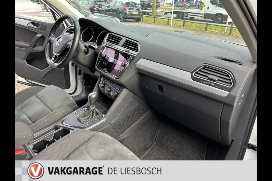 Volkswagen Tiguan 1.5 TSI ACT Comfortline Business / Navigatie /led verlichting / elec achterklep /stoel verwarming