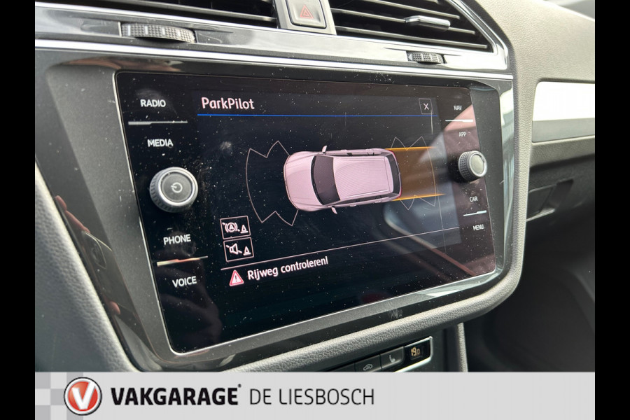 Volkswagen Tiguan 1.5 TSI ACT Comfortline Business / Navigatie /led verlichting / elec achterklep /stoel verwarming