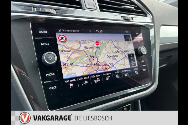 Volkswagen Tiguan 1.5 TSI ACT Comfortline Business / Navigatie /led verlichting / elec achterklep /stoel verwarming