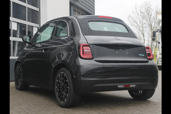 Fiat 500E CABRIO La Prima 42 kWh | By Bocelli | Leder | 17" | Navi | Winter Pack | SEPP € 2000,-