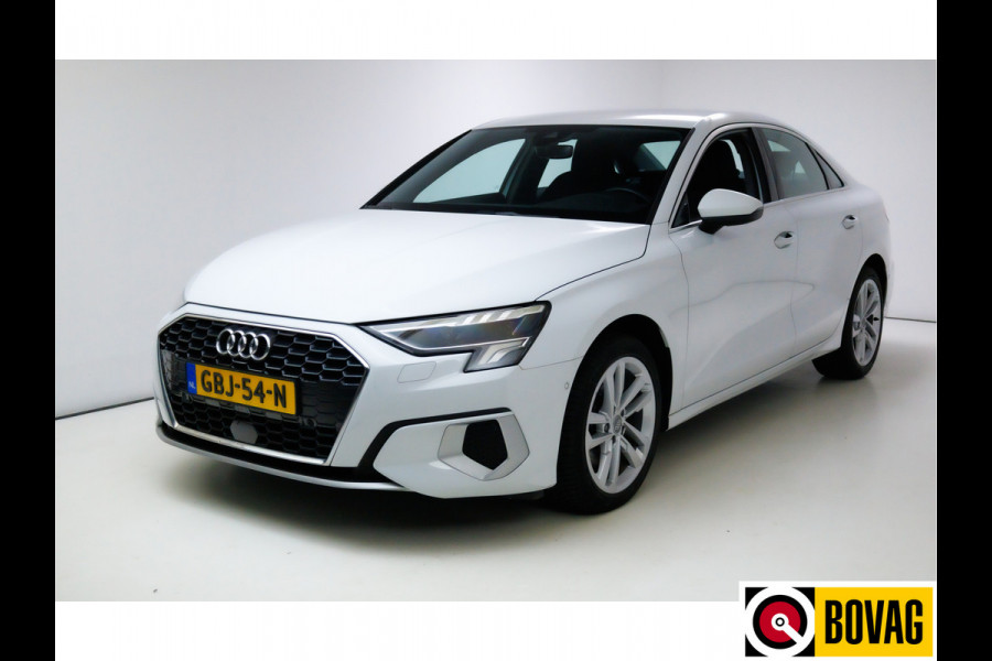 Audi A3 Limousine 35 TFSI Business edition 150 PK Navigatie, Adaptive Cruise, Dyn. rijassistent, Led, Stoelverwarming, 17"