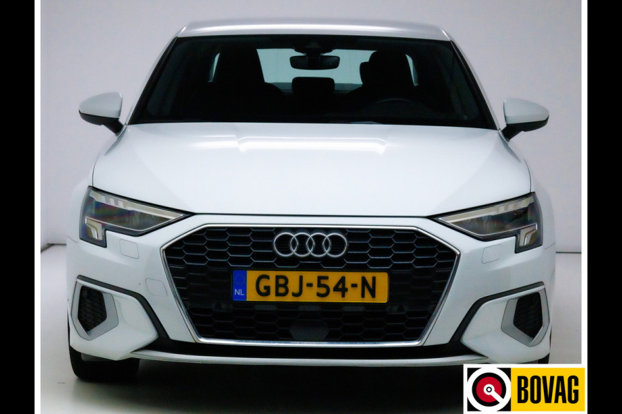 Audi A3 Limousine 35 TFSI Business edition 150 PK Navigatie, Adaptive Cruise, Dyn. rijassistent, Led, Stoelverwarming, 17"