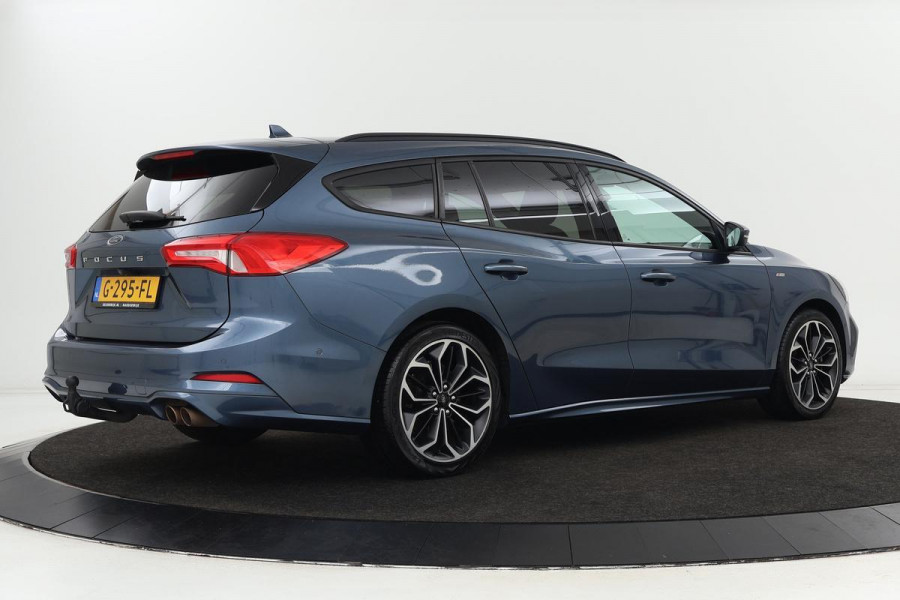 Ford Focus 1.5 EcoBoost ST Line | Head-up | Adaptive Cruise | Trekhaak | Full LED | Camera | Stoel & Stuurverwarming | Park Assist