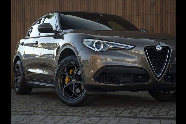 Alfa Romeo Stelvio 2.0 T AWD Super | Veloce stoelen | NL-auto | Camera