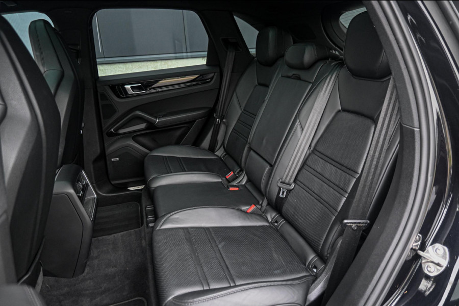 Porsche Cayenne 3.0 E-Hybrid *BOSE / Panorama / Luchtvering / Sport-Chrono / Adapt. Sportstoelen*