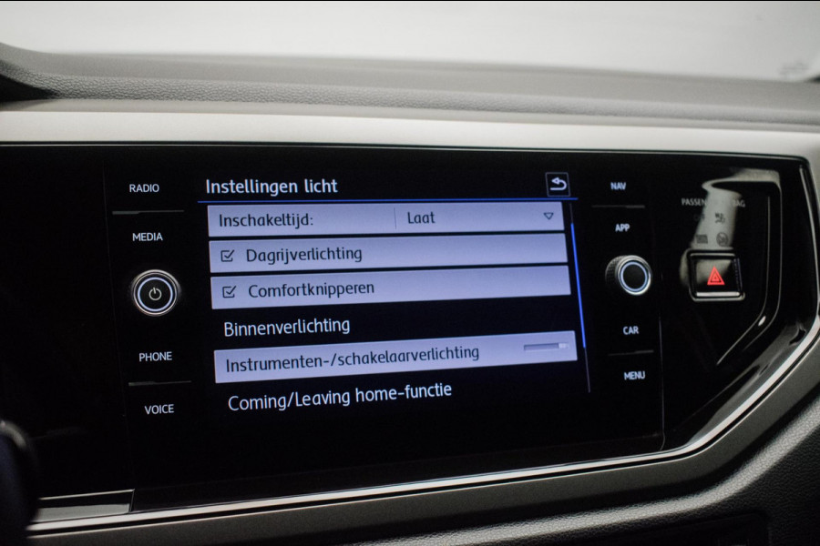 Volkswagen Polo 1.0 TSI Businessline Sport [ Virtual Cockpit Adaptive Cruise Control R Line Velgen Parkeersensoren Carplay]
