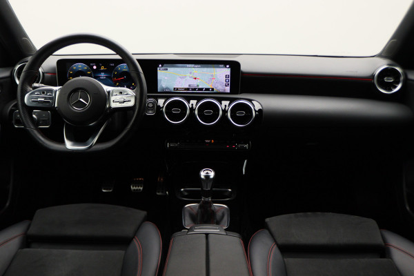 Mercedes-Benz A-Klasse 160 Business Solution AMG Virtual Cockpit, LED, Camera, Cruise, Apple Carplay, PDC, 18''